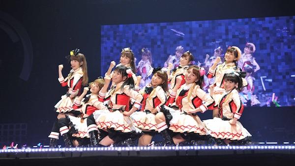 阿联酋飞机中播放《LL》μ’s演唱会视频