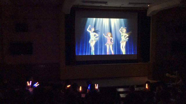 日本要完！东京大学课堂上放《LoveLive！》演唱会