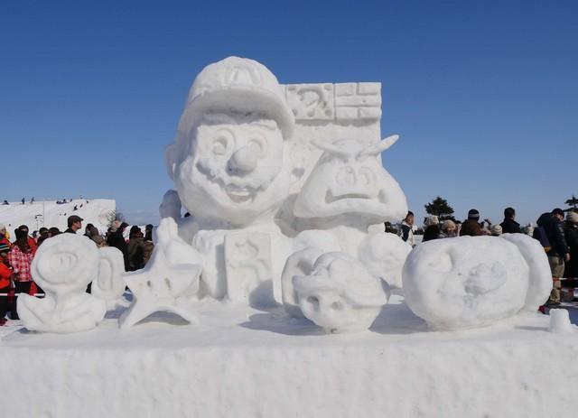 日本札幌冰雪节《FF7》《LLSS》等大量动漫雪雕引人注目